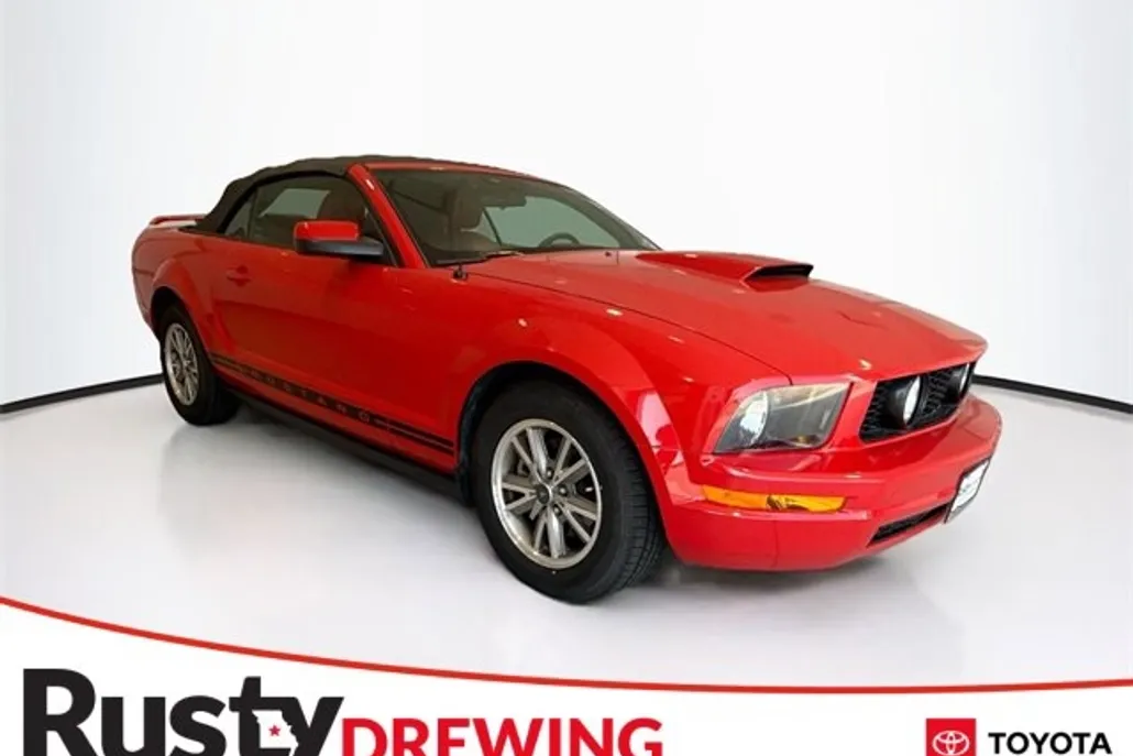 2005 Ford Mustang Convertible photo 1
