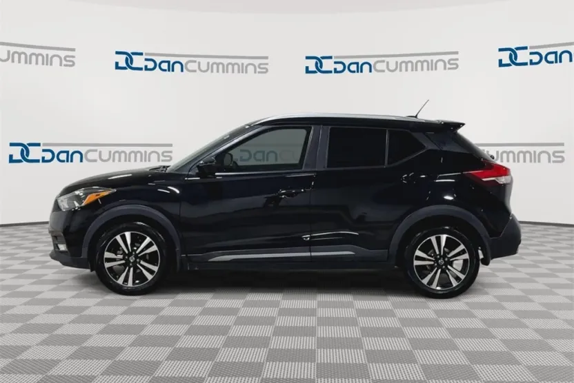 2019 Nissan Kicks SR photo 1