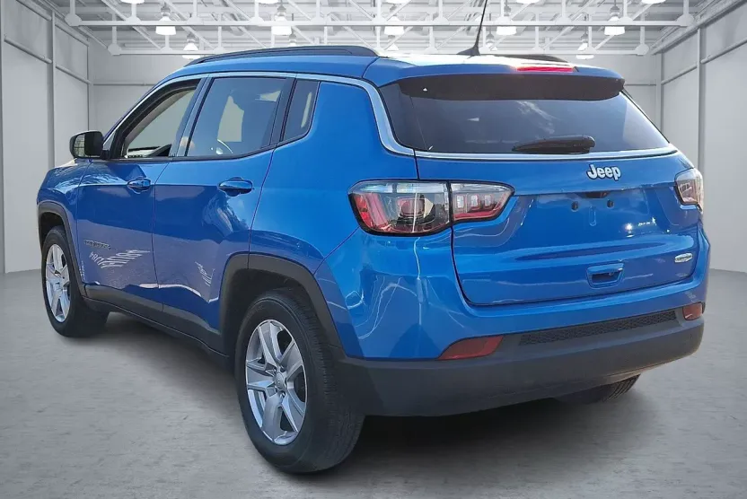 2022 Jeep Compass Latitude photo 1
