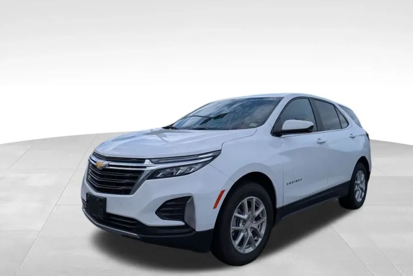 2024 Chevrolet Equinox LT photo 1