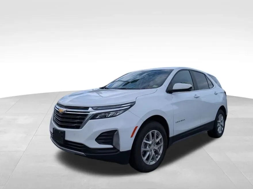 2024 Chevrolet Equinox LT photo 1