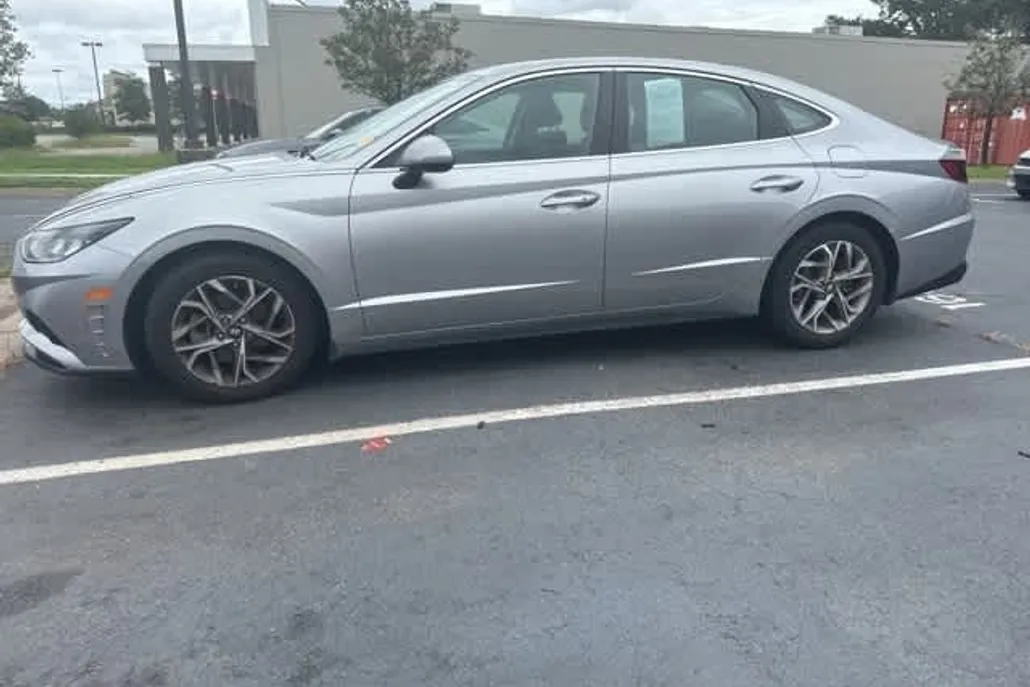 2021 Hyundai Sonata SEL photo 1