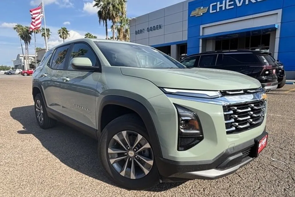2026 Chevrolet Equinox LT photo 1