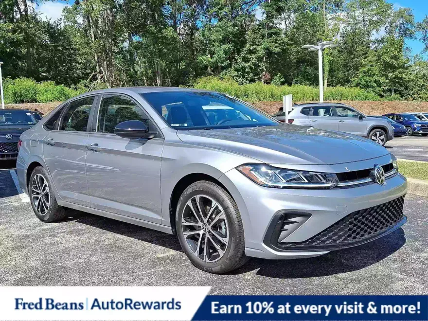 2025 Volkswagen Jetta 1.5T Sport photo 1