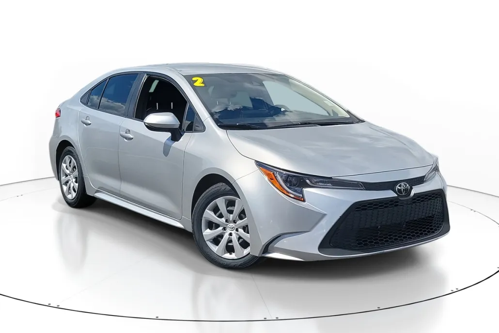 2022 Toyota Corolla LE photo 1