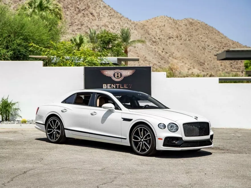 2024 Bentley Flying Spur V8 photo 1