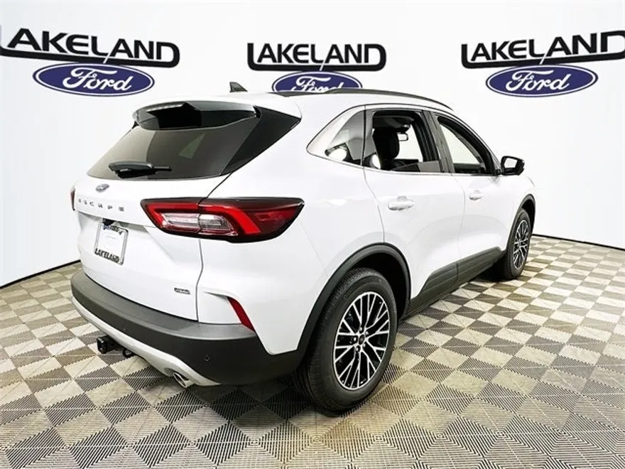 2025 Ford Escape Base photo 1
