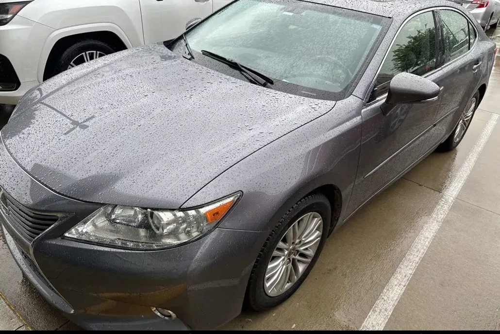 2014 Lexus ES 350 photo 1