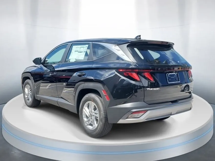 2026 Hyundai Tucson SE photo 1