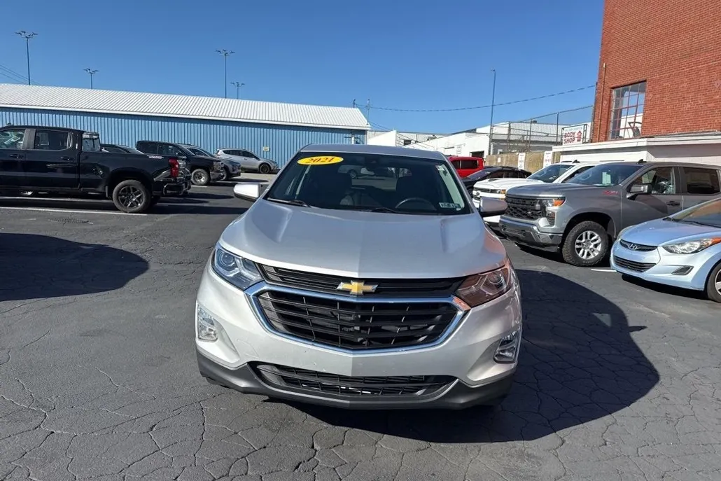 2021 Chevrolet Equinox LT photo 1