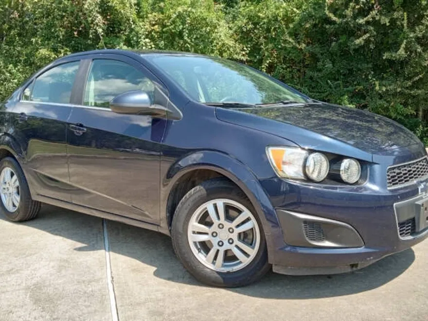 2016 Chevrolet Sonic LT photo 1