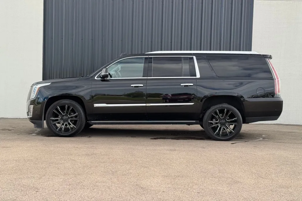 2018 Cadillac Escalade ESV Premium Luxury photo 1