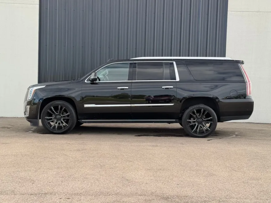 2018 Cadillac Escalade ESV Premium Luxury photo 1