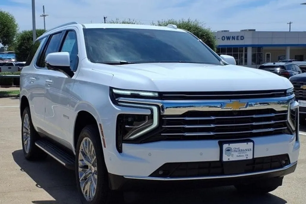2025 Chevrolet Tahoe LT photo 1