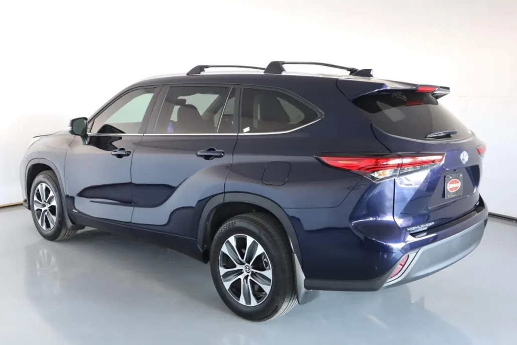 2023 Toyota Highlander Hybrid XLE photo 1