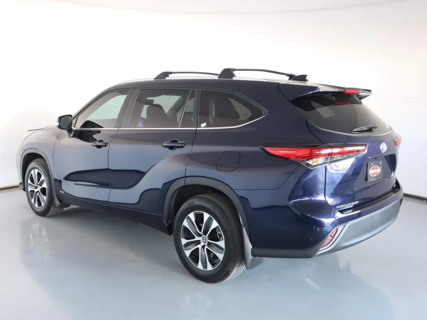 2023 Toyota Highlander Hybrid XLE photo 1