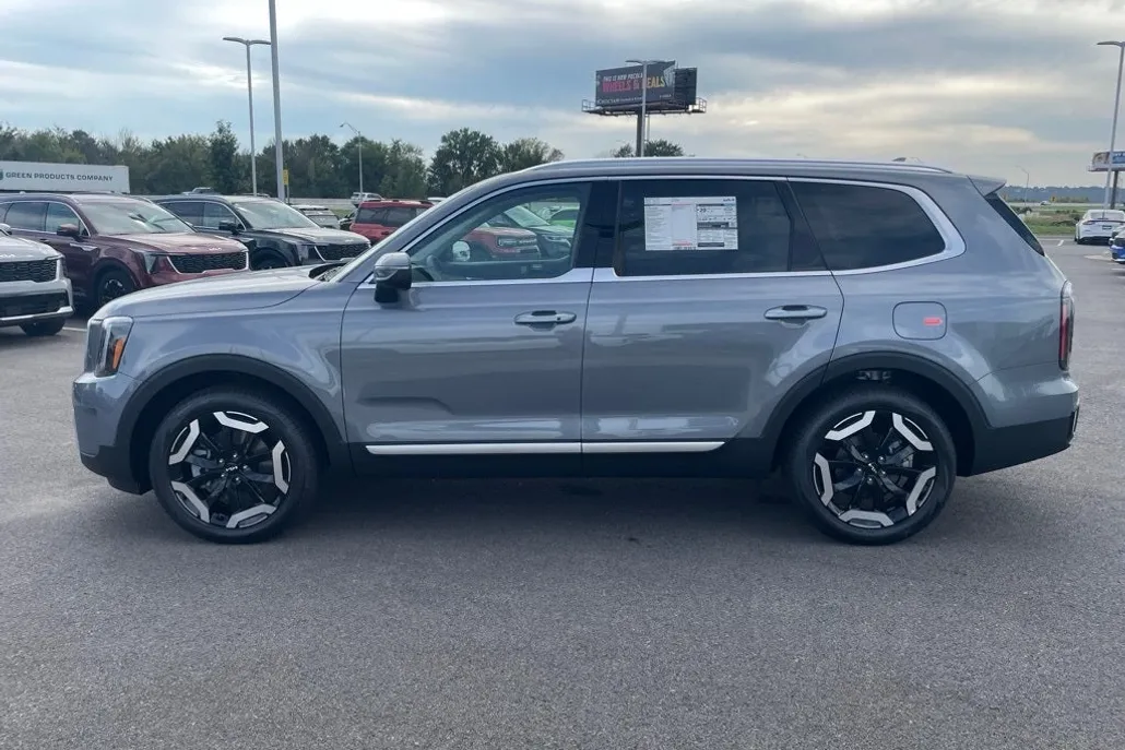2025 Kia Telluride EX photo 1