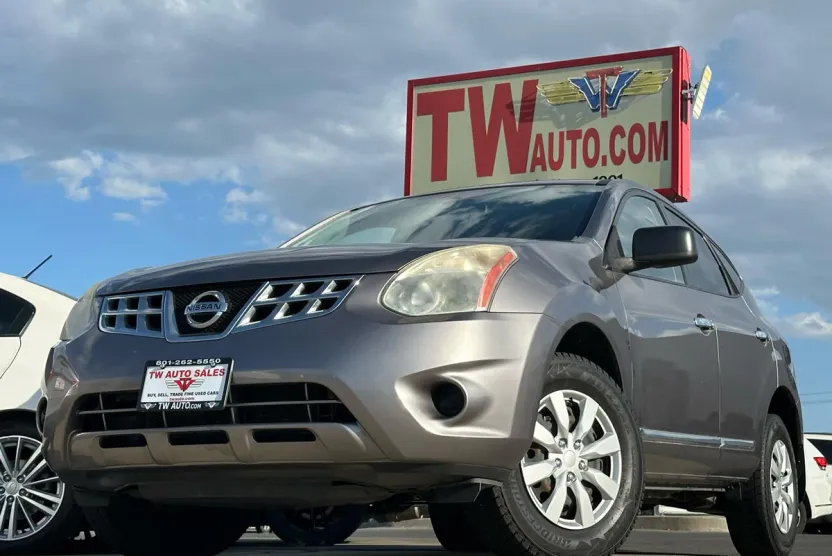 2013 Nissan Rogue S photo 1