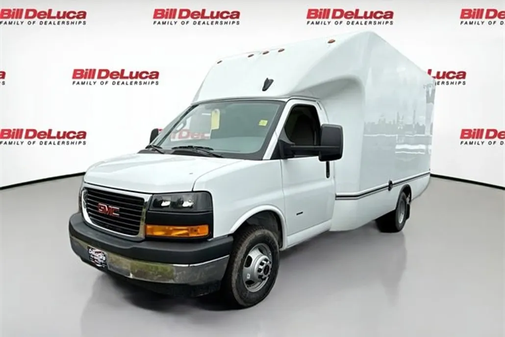2025 Gmc Savana Cutaway 3500 photo 1