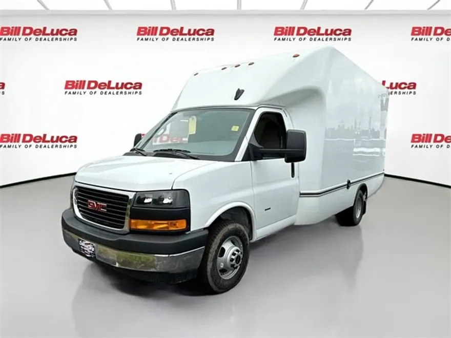 2025 Gmc Savana Cutaway 3500 photo 1
