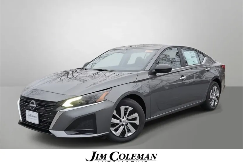 2025 Nissan Altima S photo 1