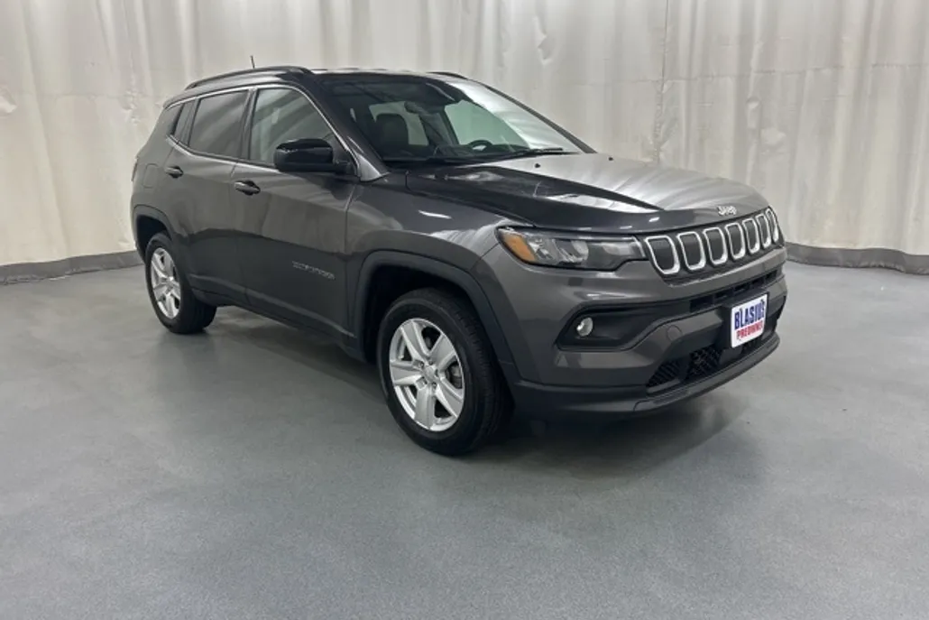 2022 Jeep Compass Latitude photo 1