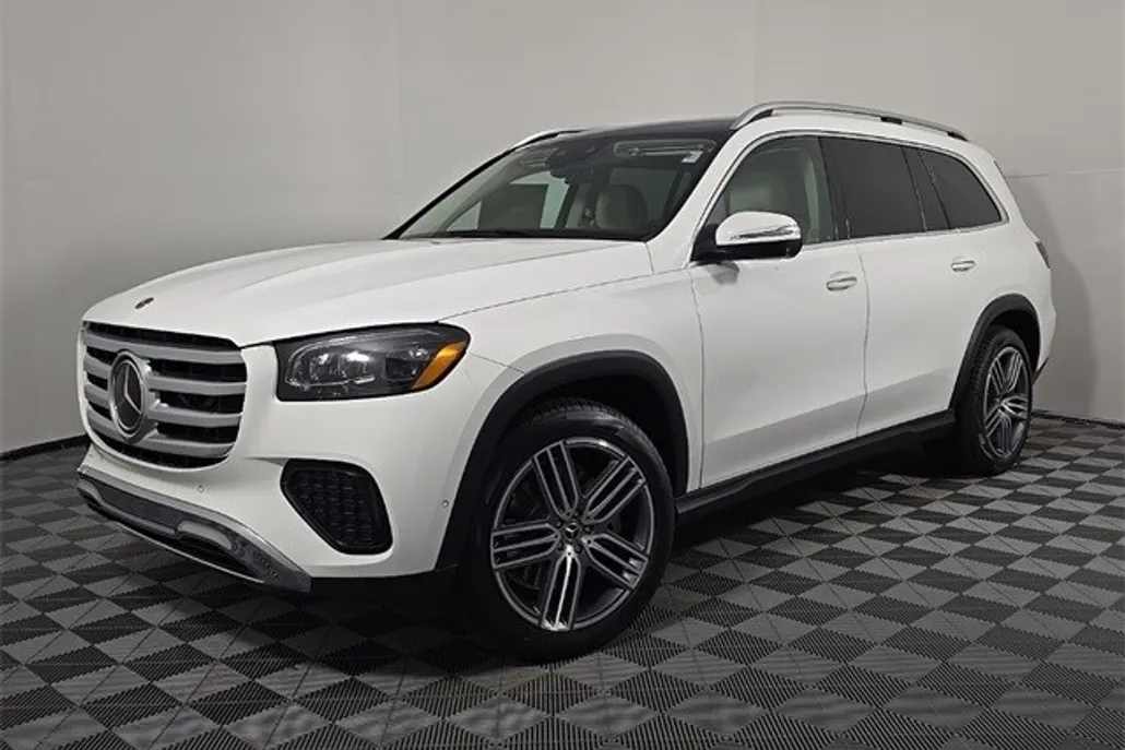 2025 Mercedes Benz GLS 450 4MATIC photo 1
