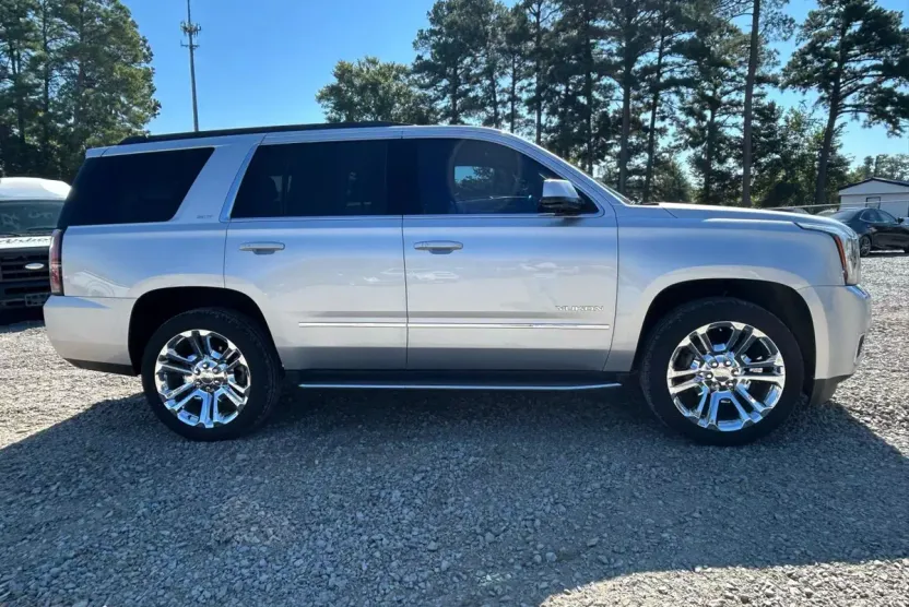 2019 Gmc Yukon SLT photo 1