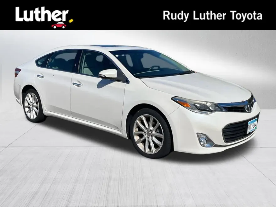 2014 Toyota Avalon Limited photo 1