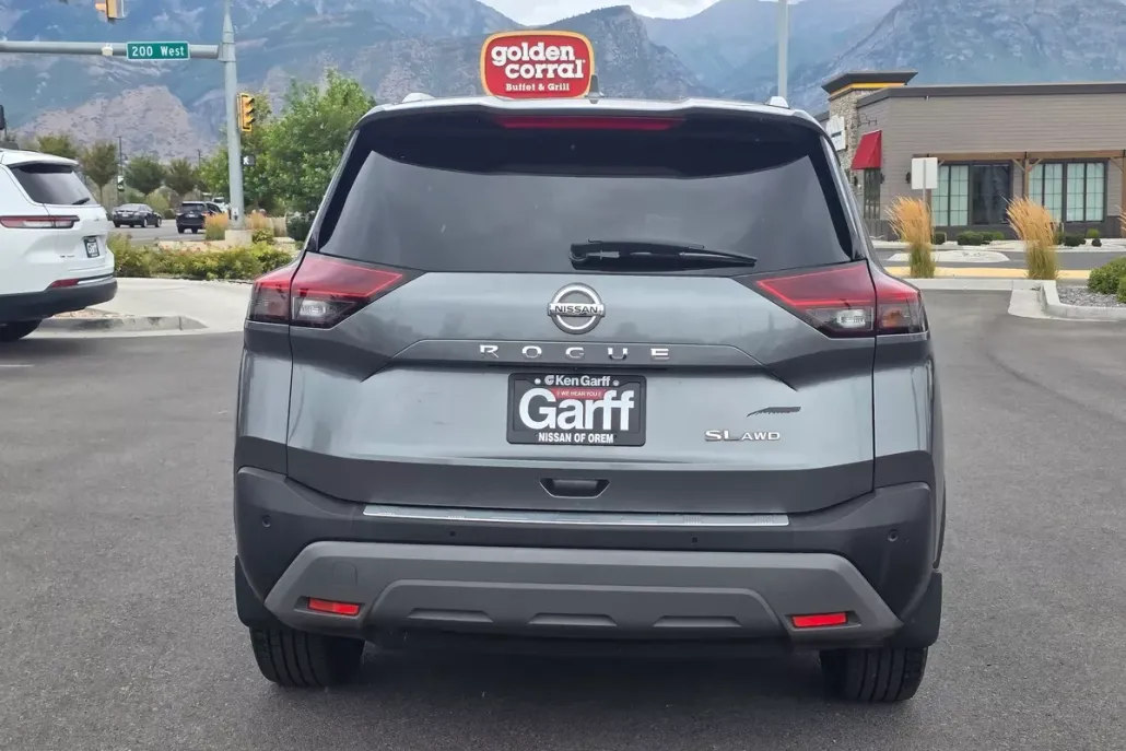 2021 Nissan Rogue SL photo 1