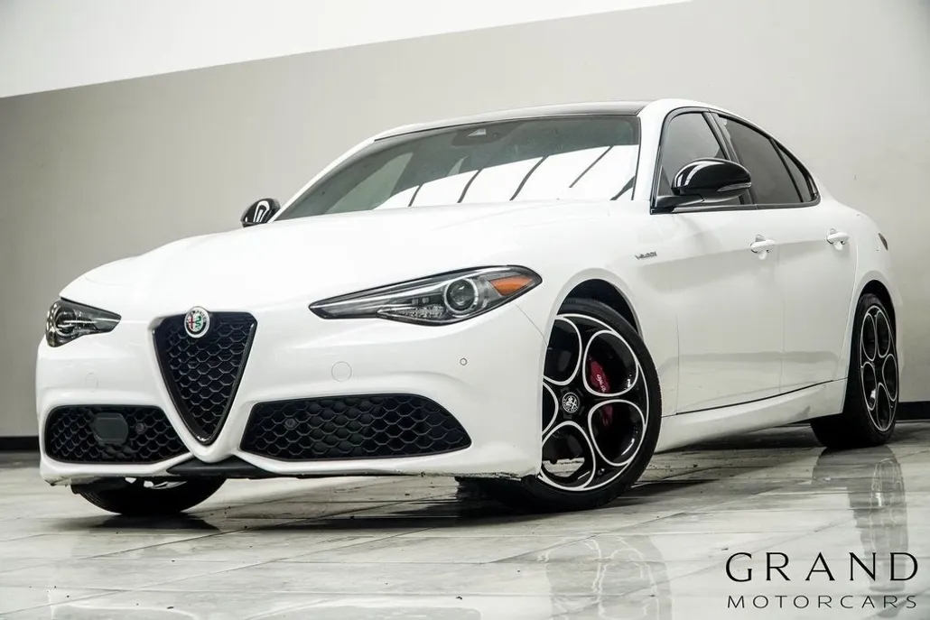 2022 Alfa Romeo Giulia Ti - VELOCE photo 1