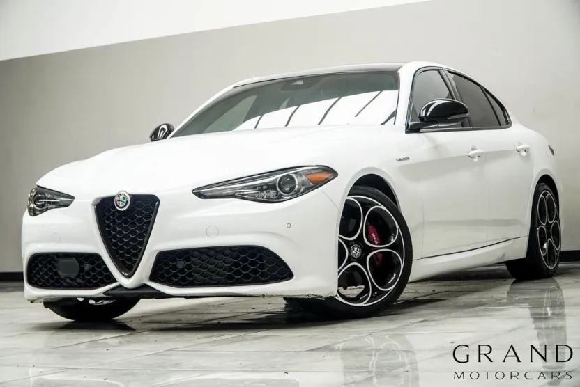 2022 Alfa Romeo Giulia Ti - VELOCE photo 1