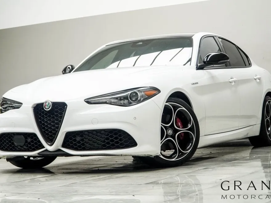 2022 Alfa Romeo Giulia Ti - VELOCE photo 1
