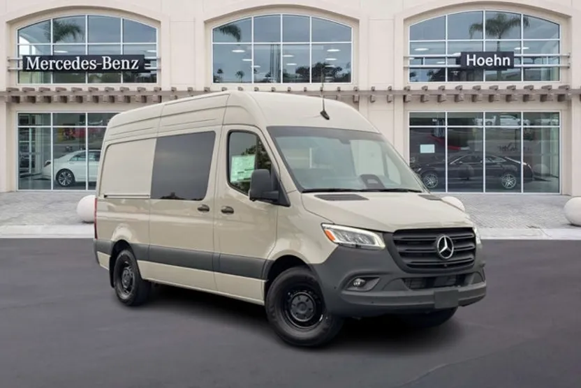2025 Mercedes Benz Sprinter 2500 photo 1