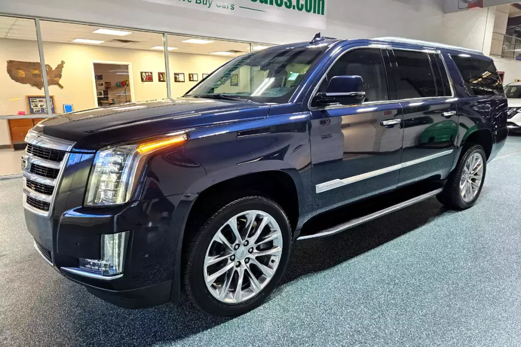 2018 Cadillac Escalade ESV Luxury photo 1