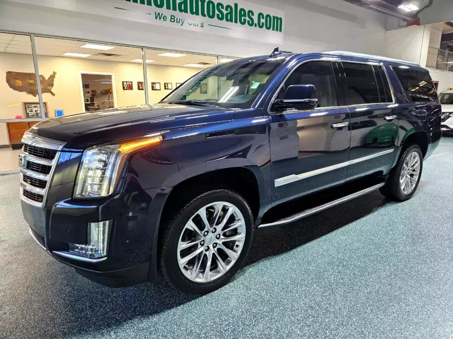 2018 Cadillac Escalade ESV Luxury photo 1