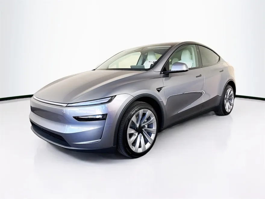 2026 Tesla Model Y Long Range photo 1