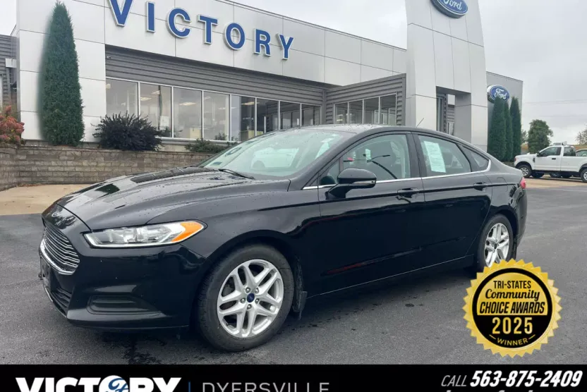 2016 Ford Fusion SE photo 1