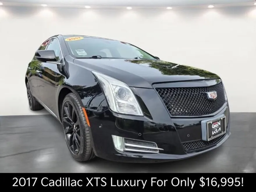 2017 Cadillac XTS Luxury photo 1