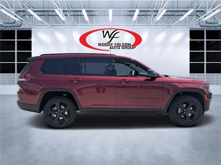 2025 Jeep Grand Cherokee Altitude photo 1