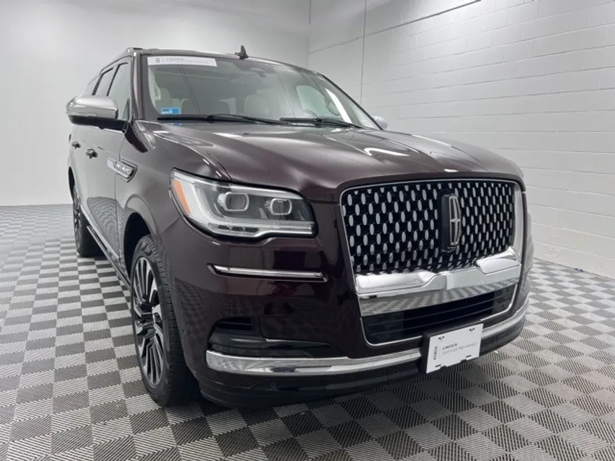 2024 Lincoln Navigator Black Label photo 1