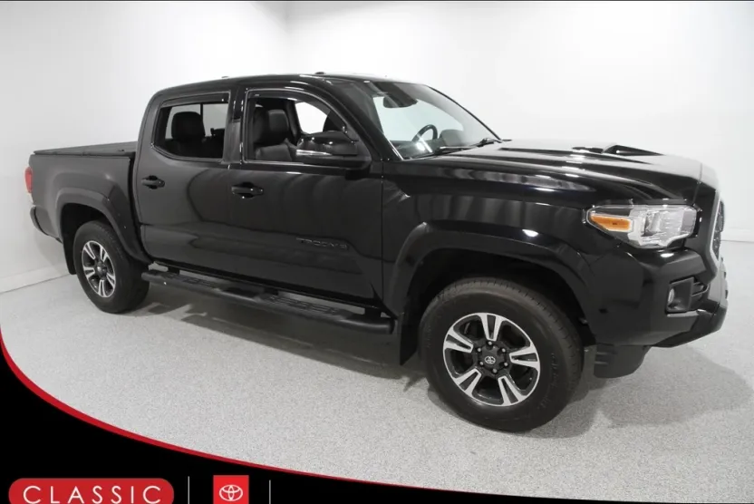 2019 Toyota Tacoma TRD Sport photo 1