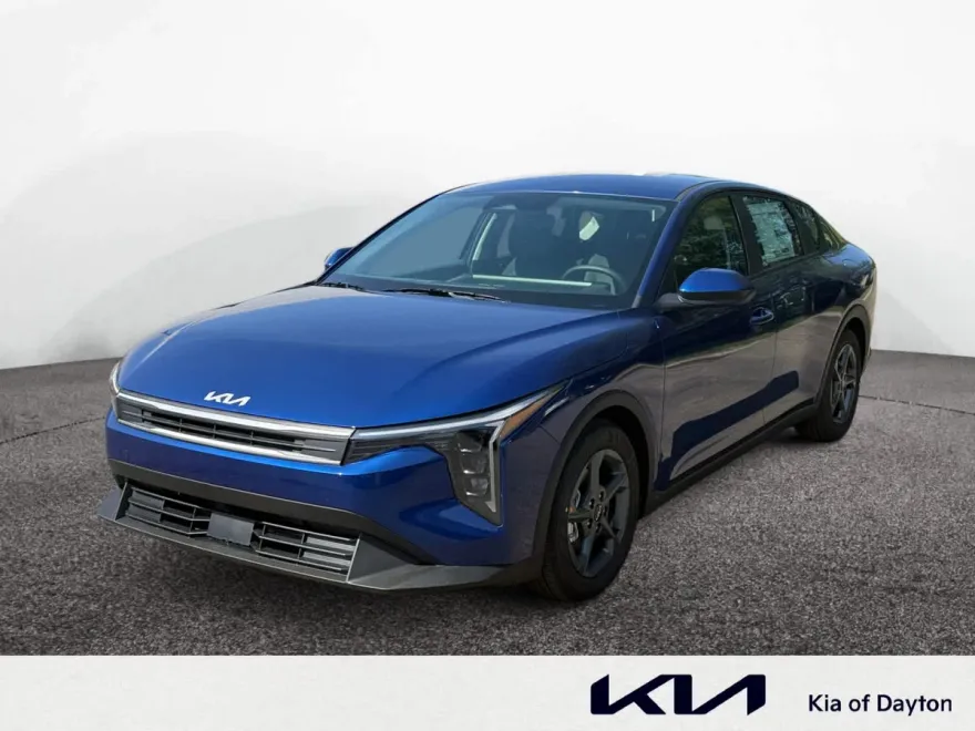 2025 Kia K4 LXS photo 1