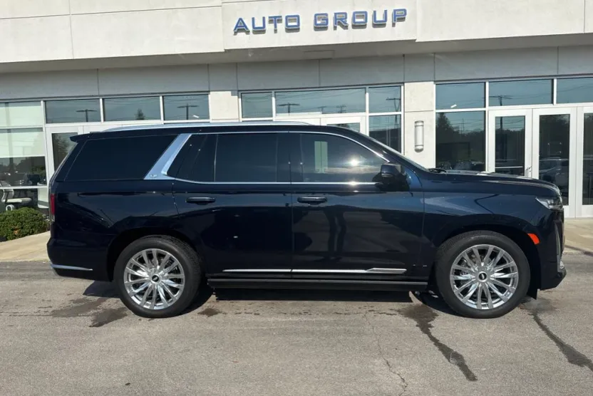 2023 Cadillac Escalade Premium Luxury photo 1