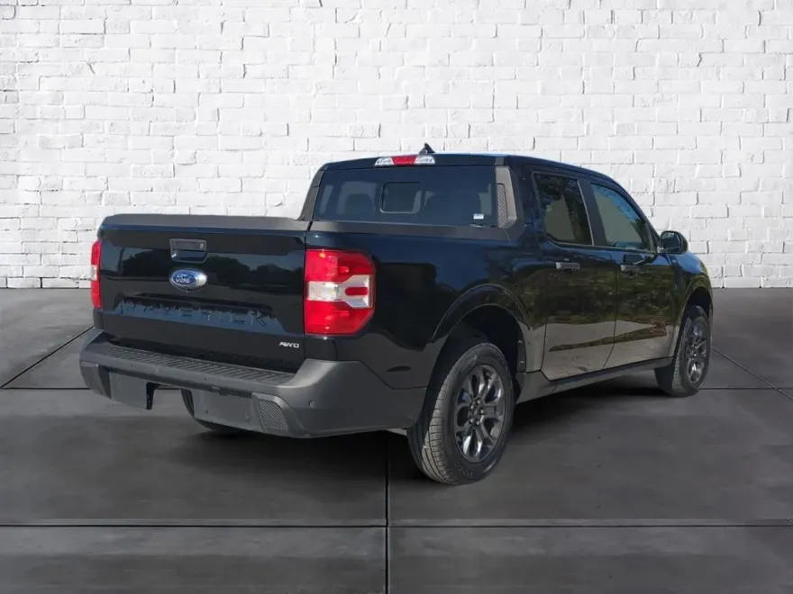 2023 Ford Maverick XLT photo 1