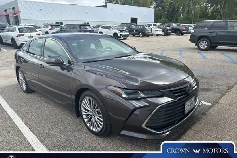 2020 Toyota Avalon Limited photo 1