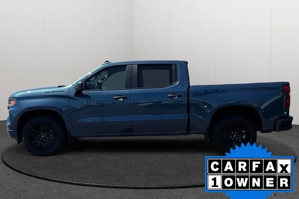 2024 Chevrolet Silverado 1500 Custom photo 1