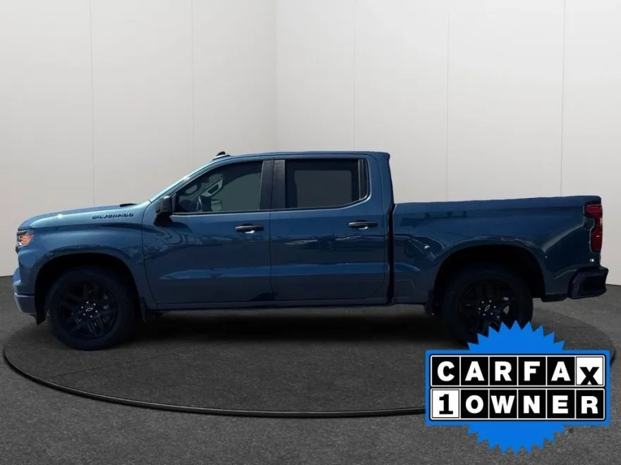 2024 Chevrolet Silverado 1500 Custom photo 1