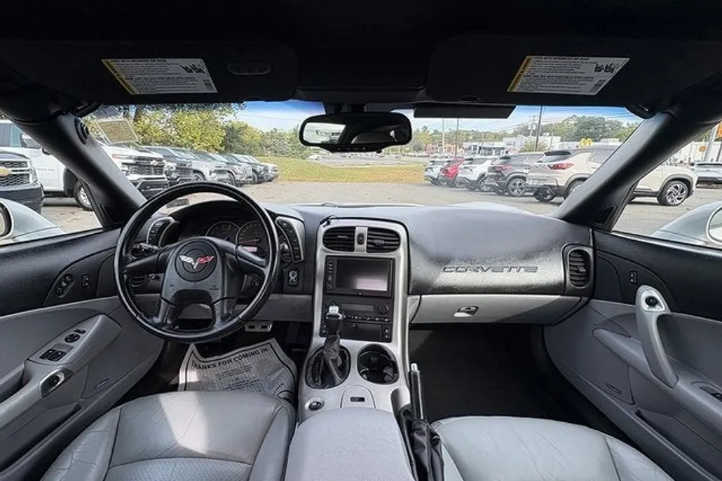 2005 Chevrolet Corvette Base photo 1