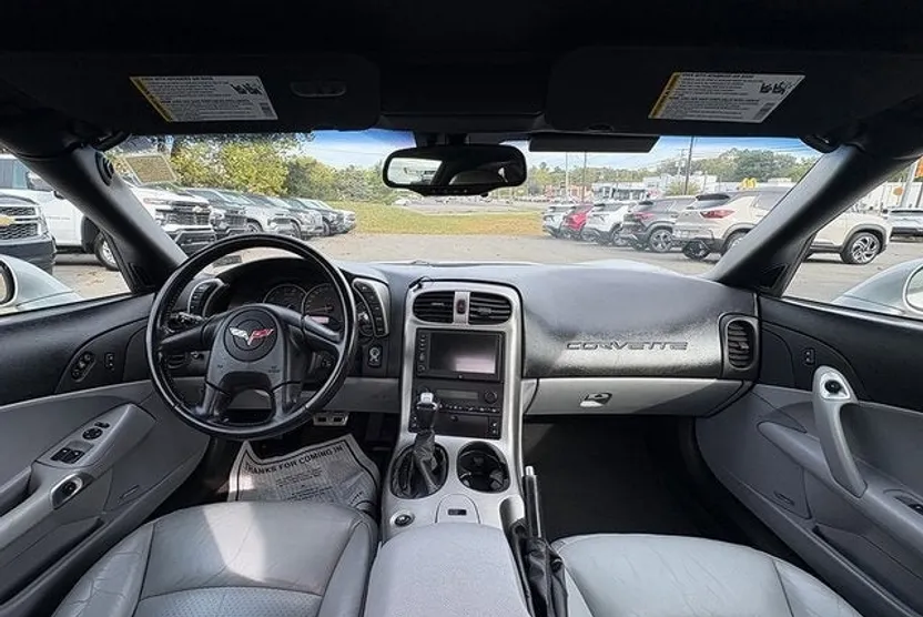 2005 Chevrolet Corvette Base photo 1